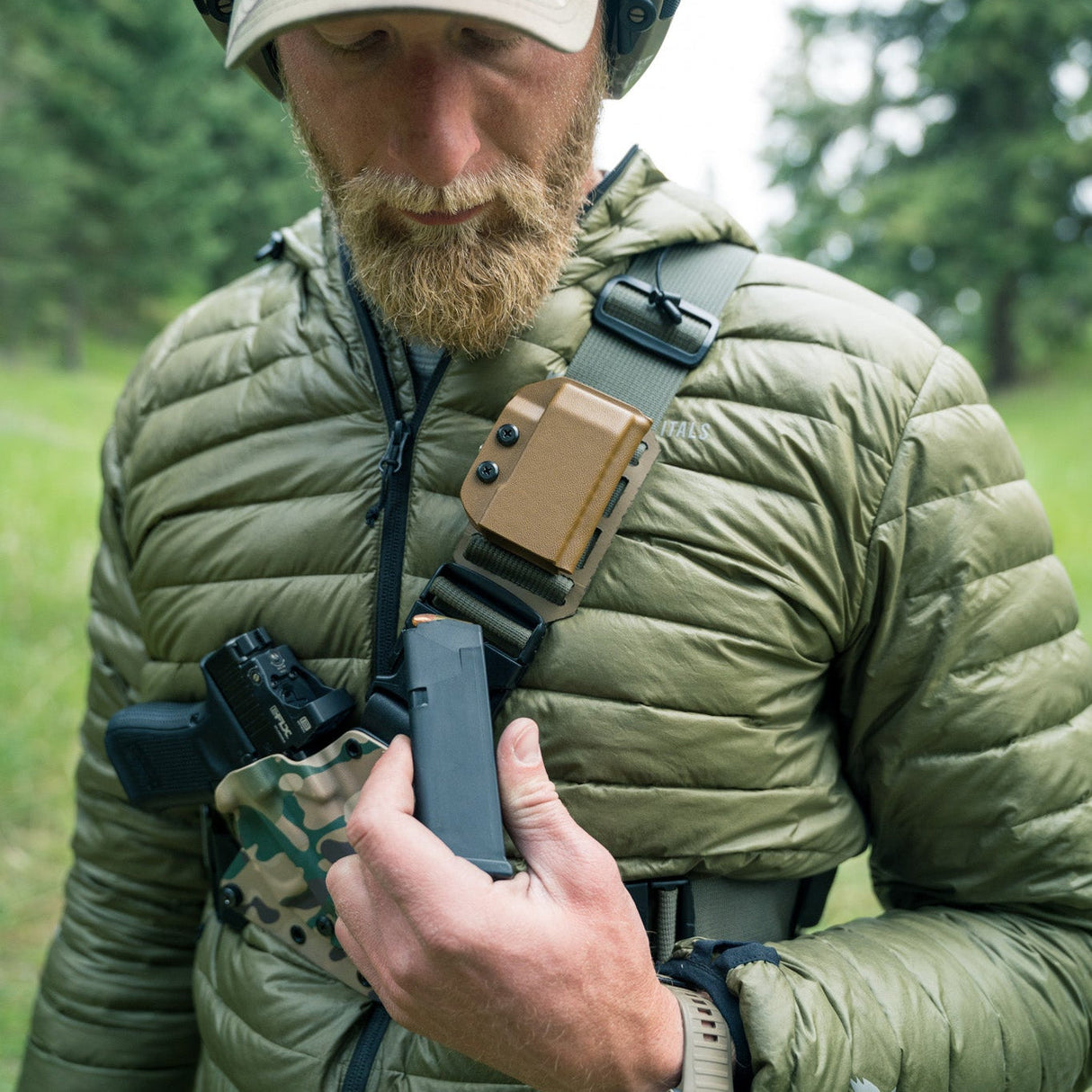 HITCHHIKER Mag Carrier