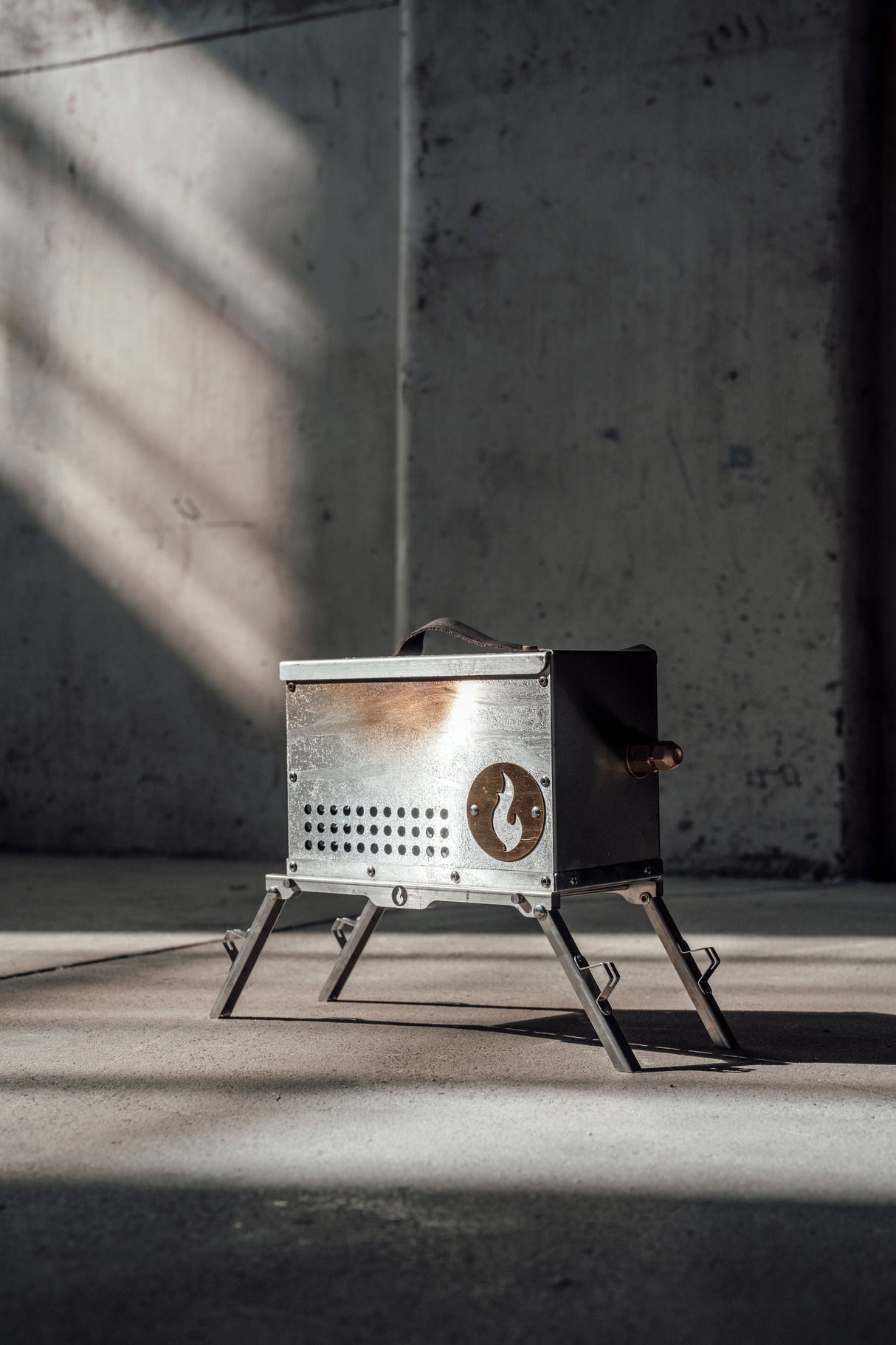 The Hekla: 304 Stainless Steel LavaBox with Dual-Burner