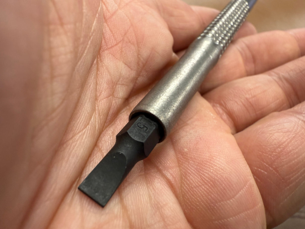 Minimalist Precision Grip - Titanium Screwdriver By Maratac®