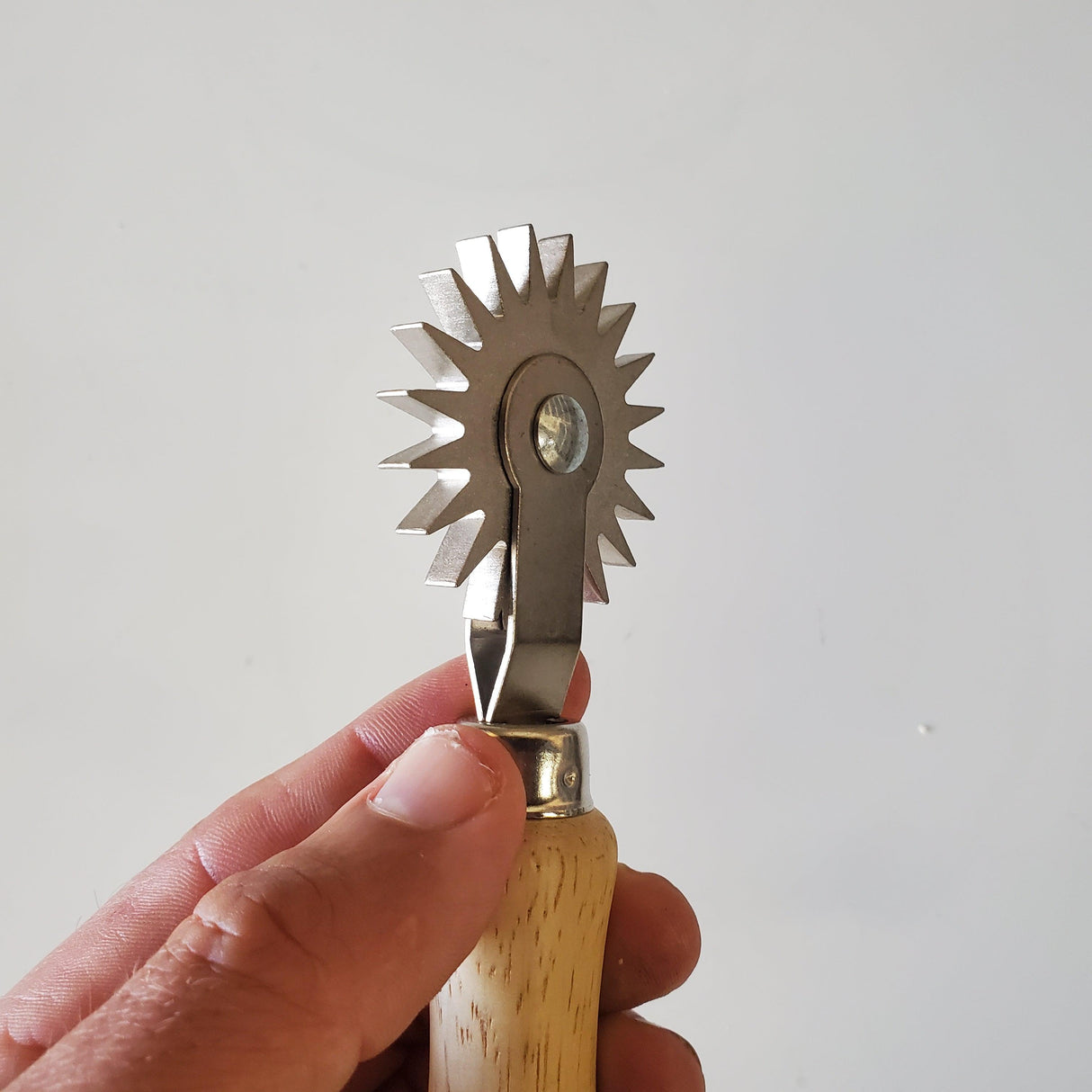 Wire Spur Embedder Wheel