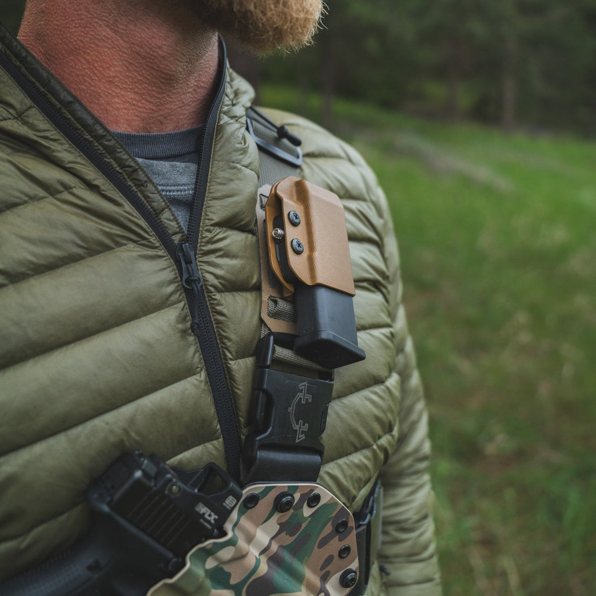 HITCHHIKER Mag Carrier
