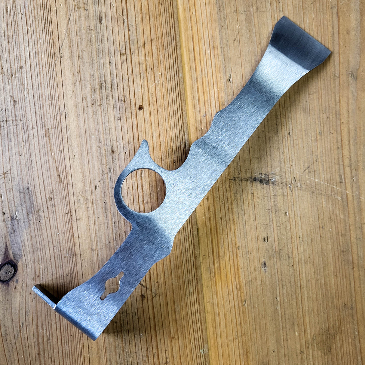 Finger Grip Hive Tool