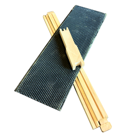 Medium 6 1/4-Inch Frame, Grooved Top / Grooved Bottom With Double Wax Foundation