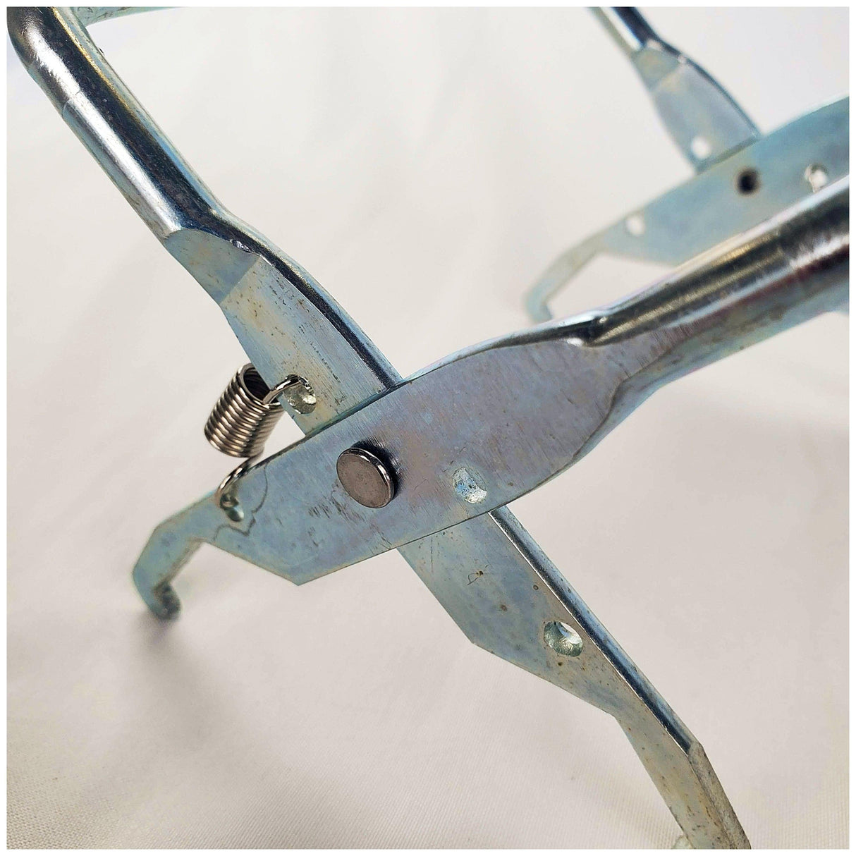Metal Frame Grip