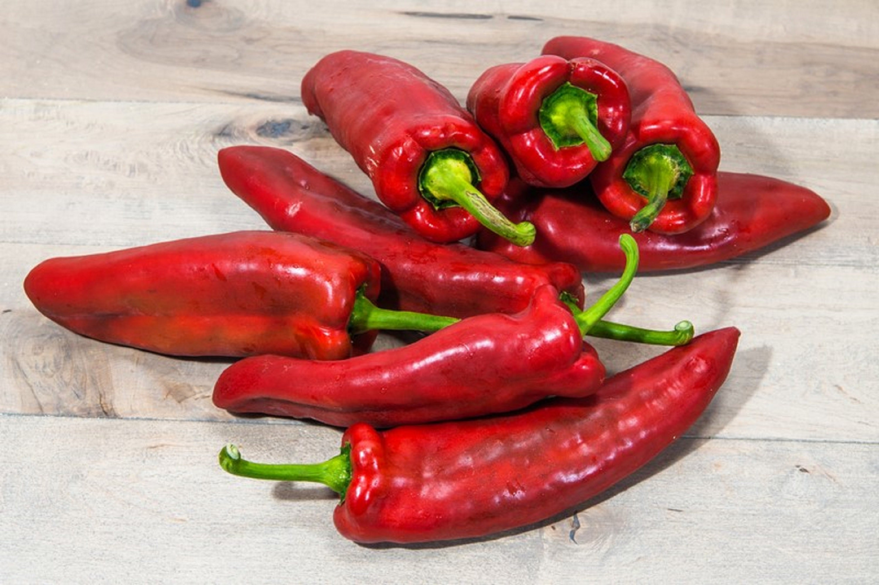 60 RED MARCONI PEPPER Rossa Large Sweet Italian Frying Capsicum